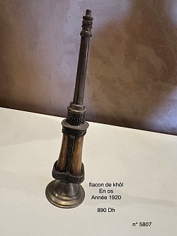 Distributeur de khôl